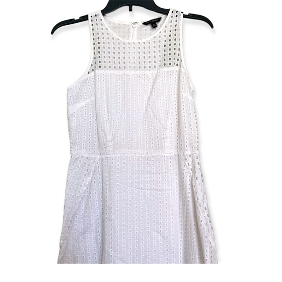Banana Republic Sleeveless Dress Eyelit White - Picture 2 of 3